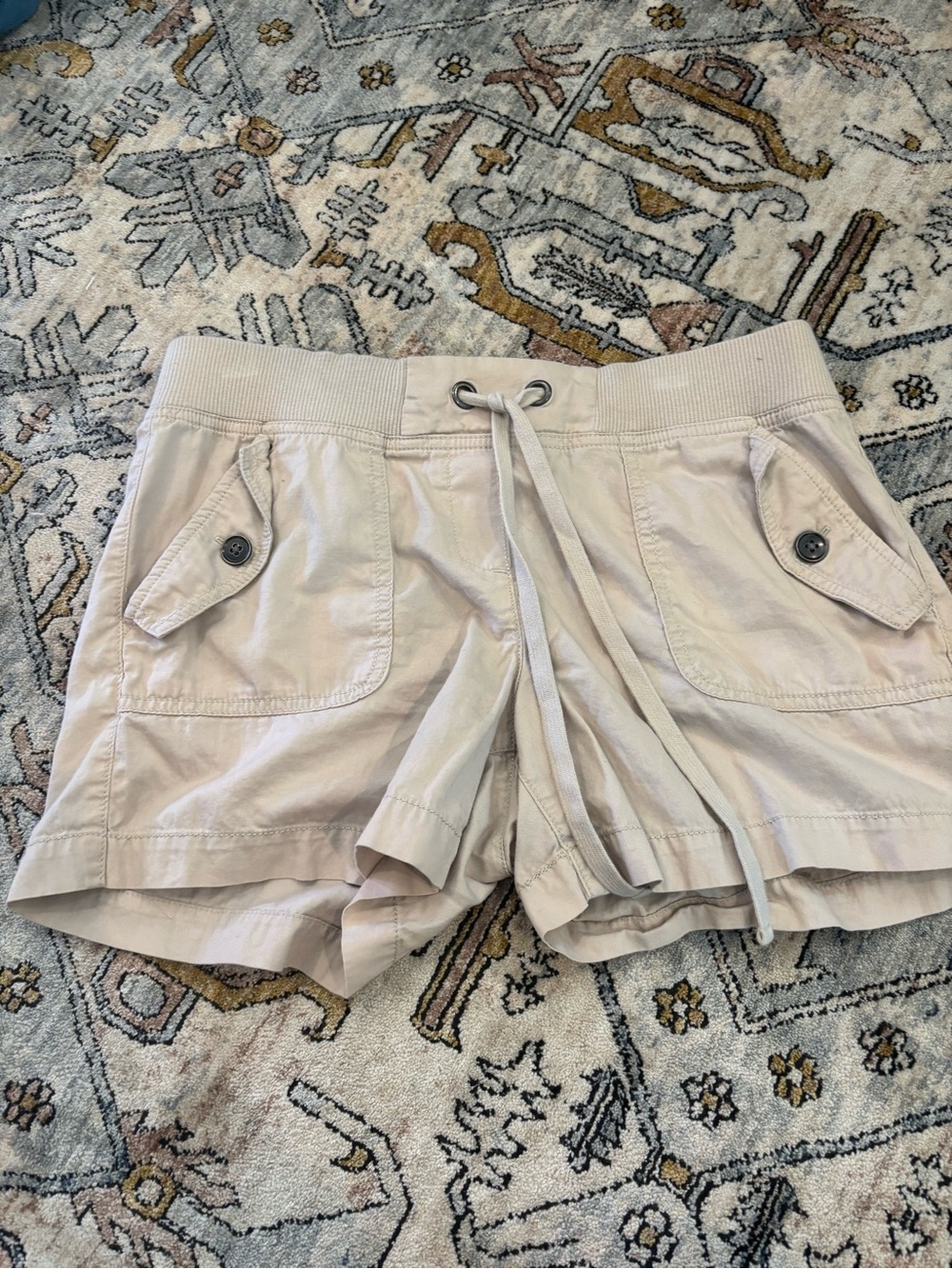 Anne Taylor LOFT Women's Shorts Beige Cargo Size 4 Elastic Waist